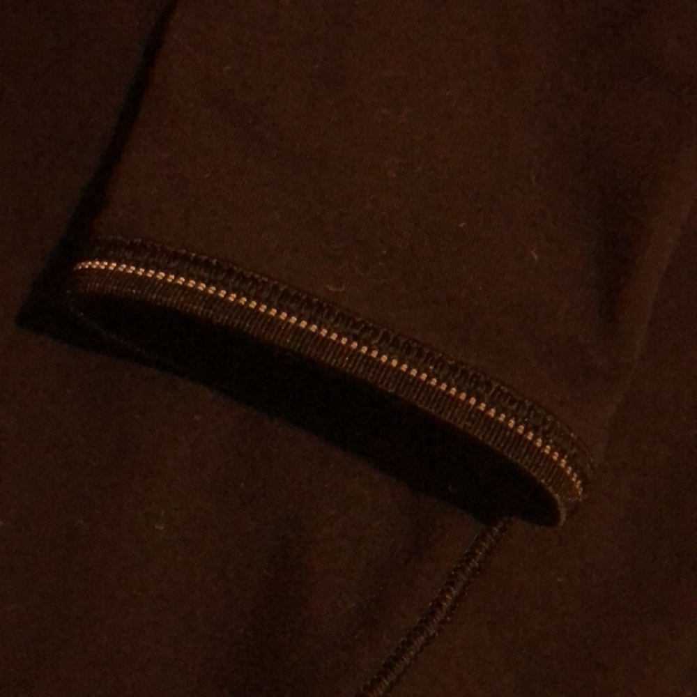 Lululemon (rare) hill and valley mock neck crop - Picture 5 of 12
